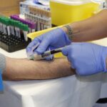 Dlaczego tak wielu ludzi unika szczepionek na rozmaite choroby