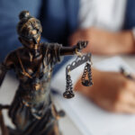 Jak uporządkować sytuację przed sprawą karną, żeby lepiej rozumieć znaczenie pierwszych kroków